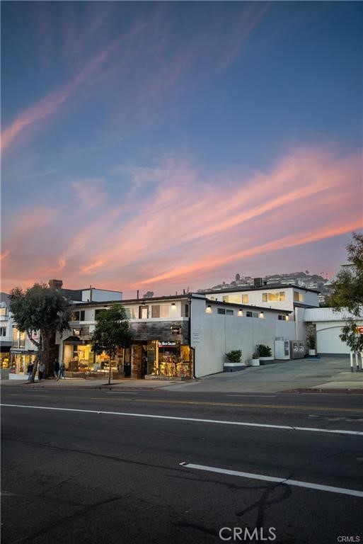 577 S Ramona #e Property Photo 1
