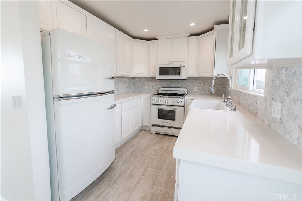 577 S Ramona #e Property Photo 12