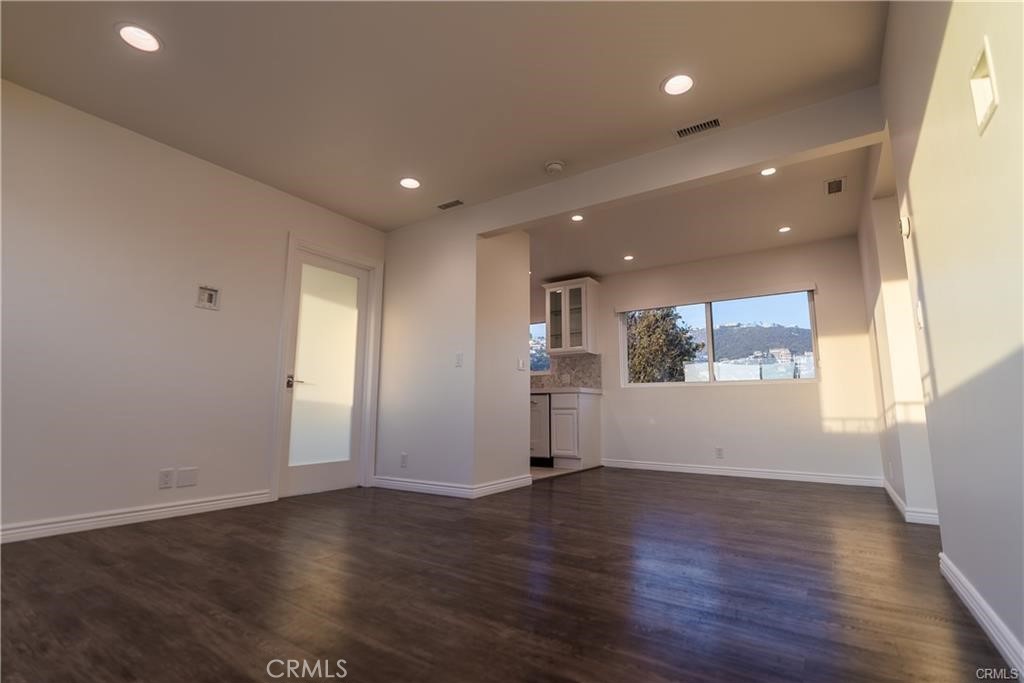 577 S Ramona #e Property Photo 18