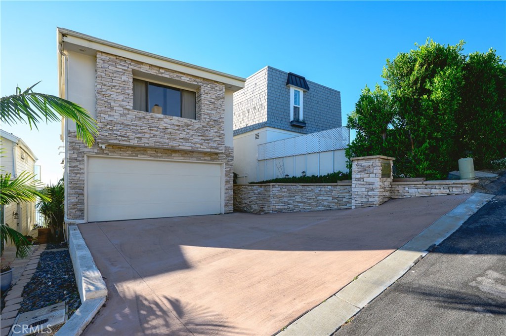 883 Katella Property Photo 45