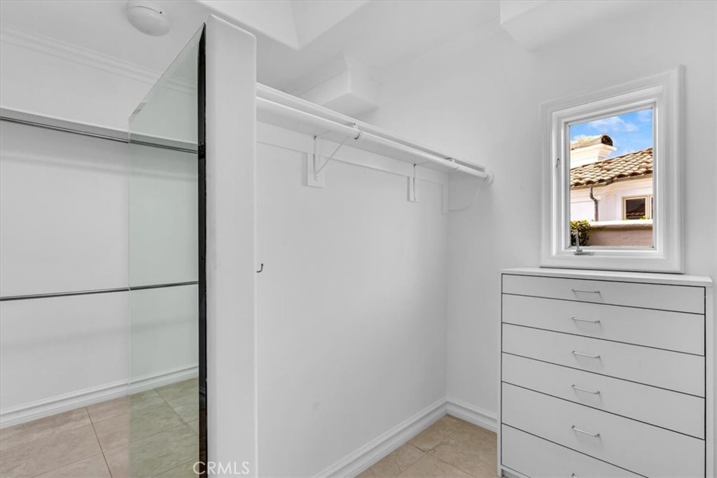 29 Marbella Property Photo 35