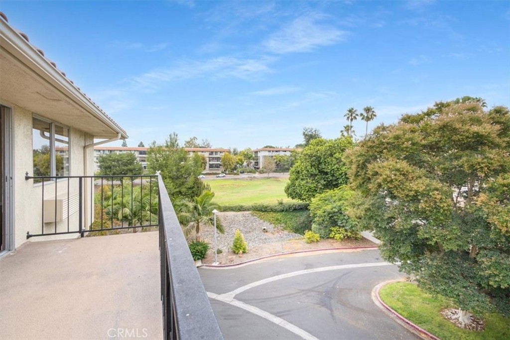 2391 Via Mariposa W 3e Property Photo 13