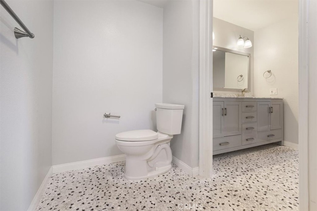 2391 Via Mariposa W 3e Property Photo 25