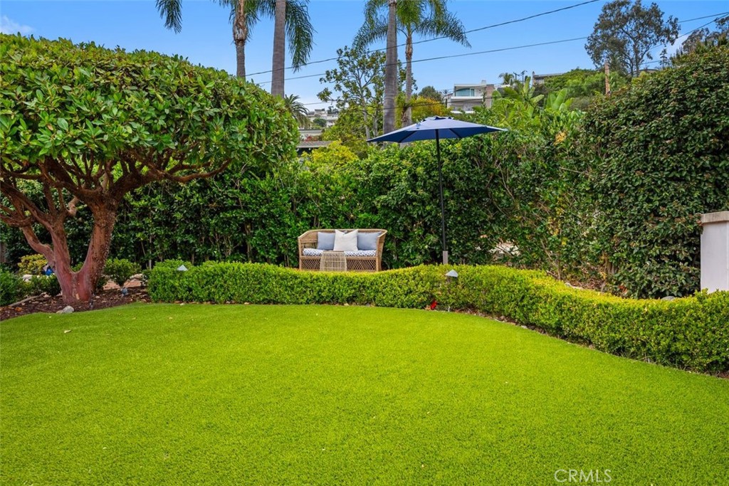 340 Moss Property Photo 3