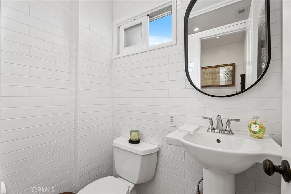 340 Moss Property Photo 10