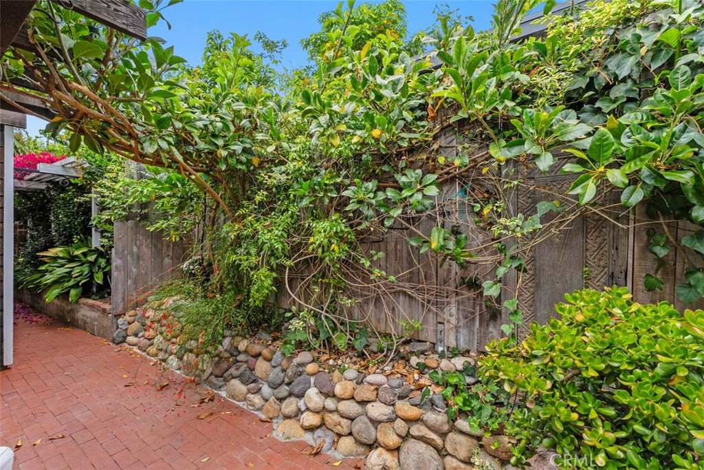 340 Moss Property Photo 19