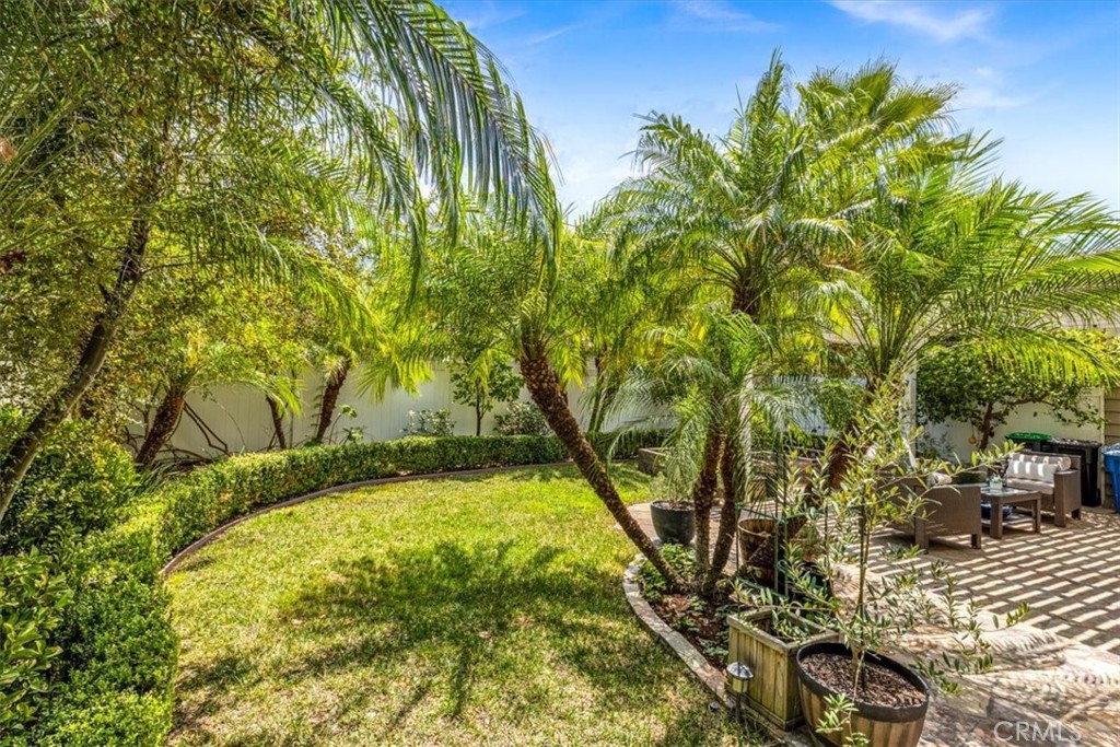 16 Pineoak Property Photo 3