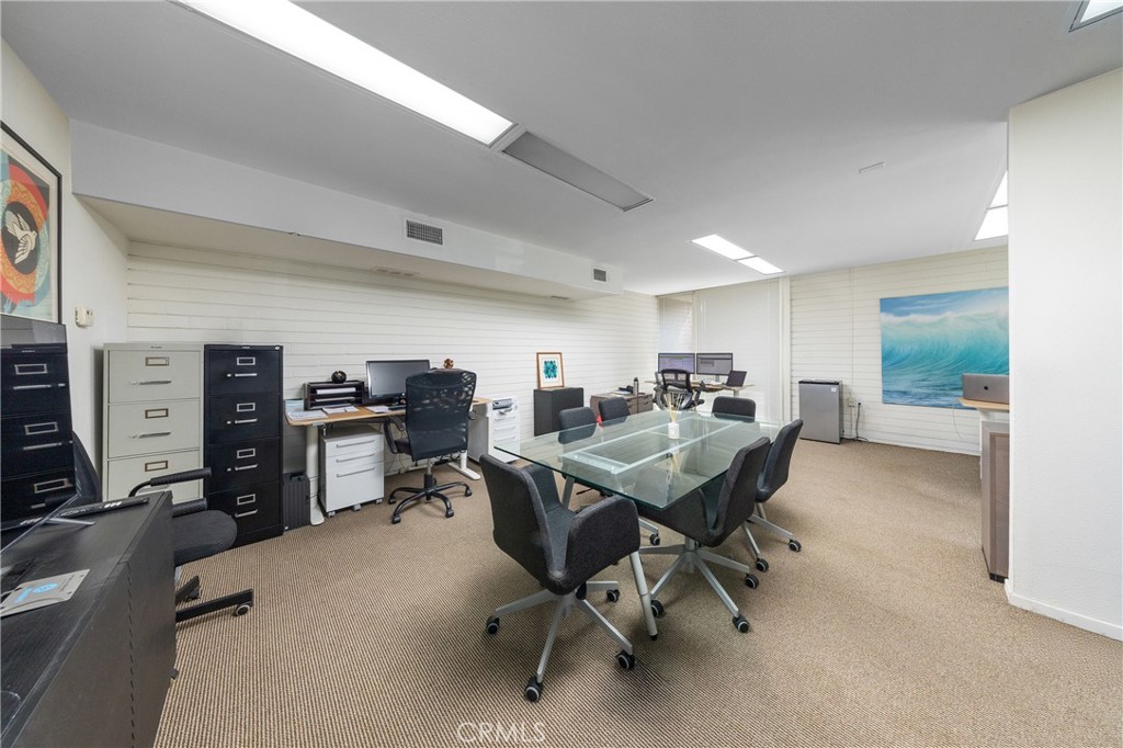 917 Glenneyre Property Photo 9