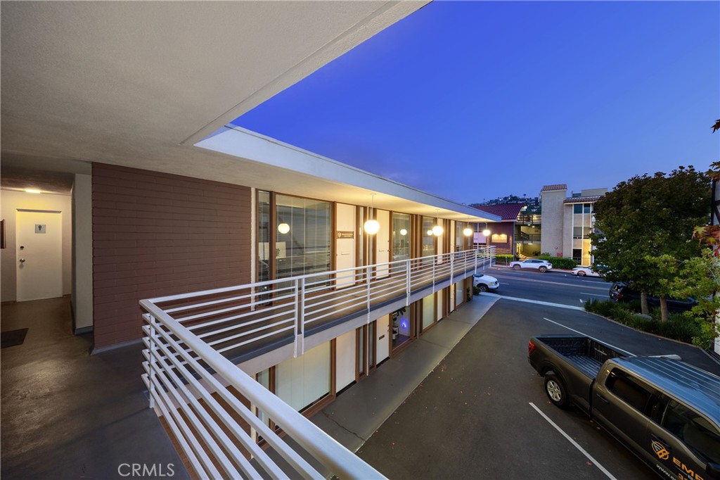 917 Glenneyre Property Photo 16