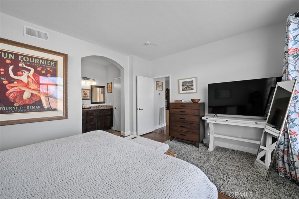 30902 Clubhouse 15b Property Photo 5