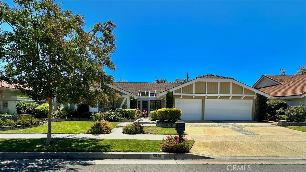 5514 E Crater Lake Property Photo 1