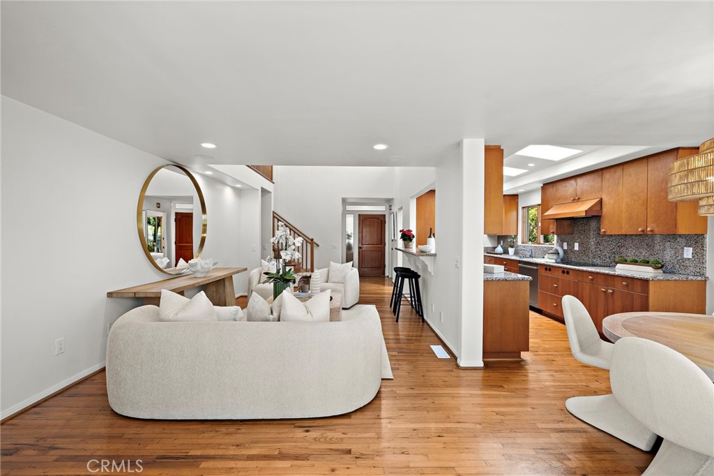 429 Aster Property Photo 6