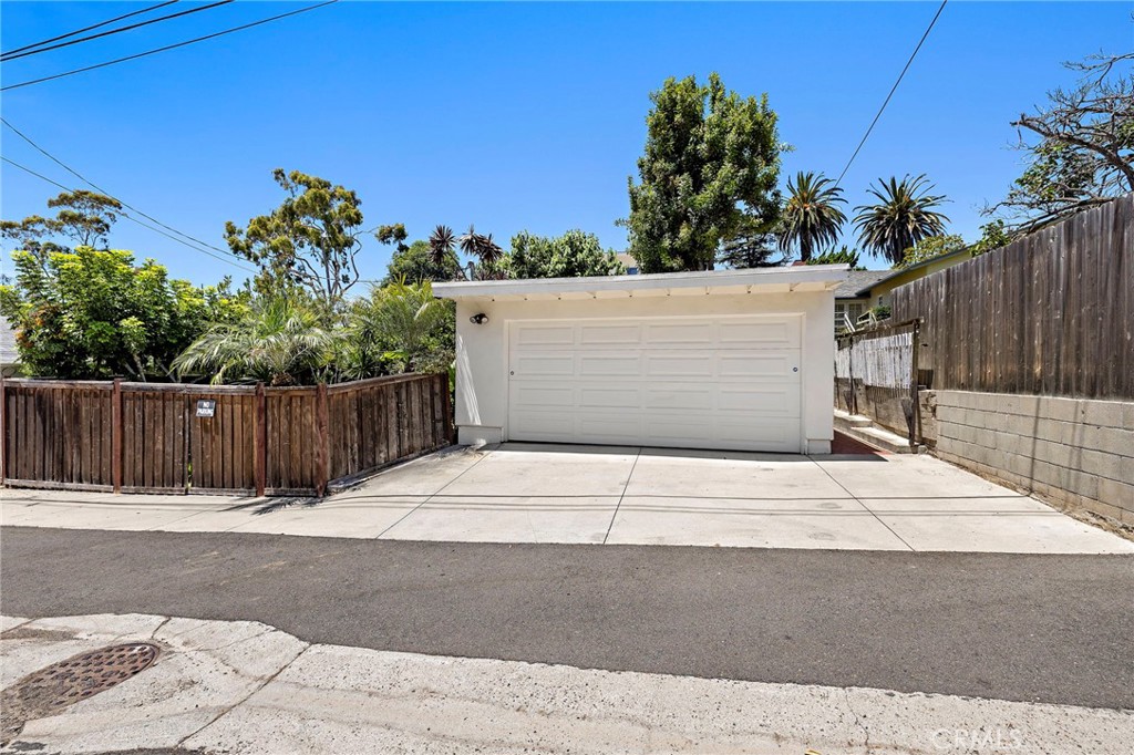 429 Aster Property Photo 30