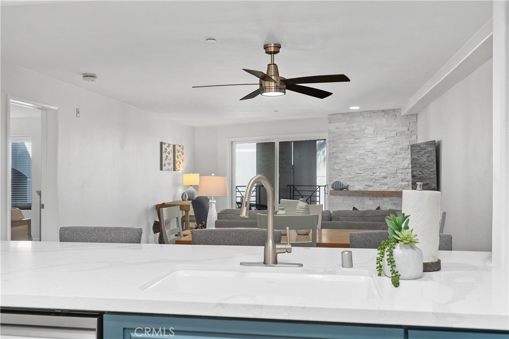 200 Pacific Coast Highway M50 Property Photo 5
