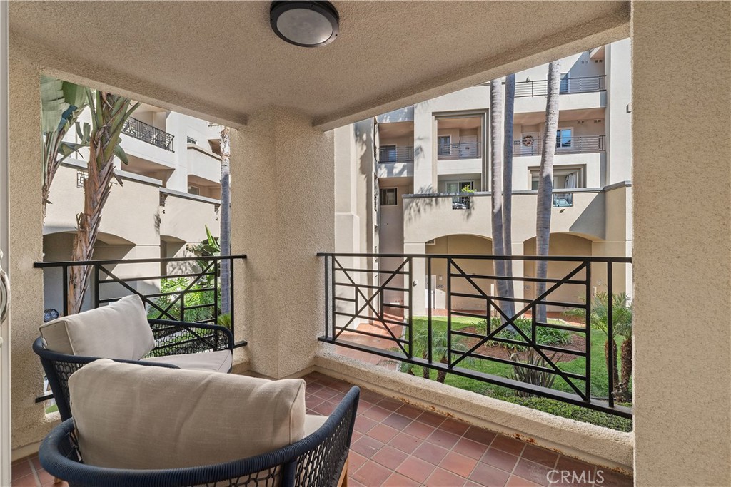 200 Pacific Coast Highway M50 Property Photo 7