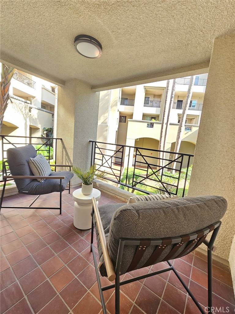 200 Pacific Coast Highway M50 Property Photo 11