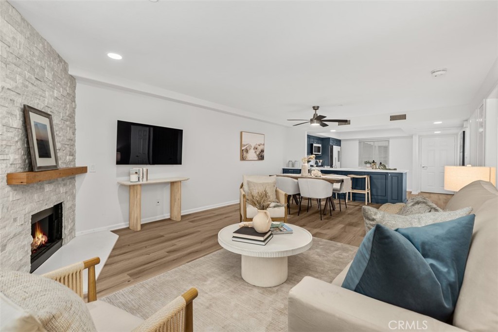 200 Pacific Coast Highway M50 Property Photo 13