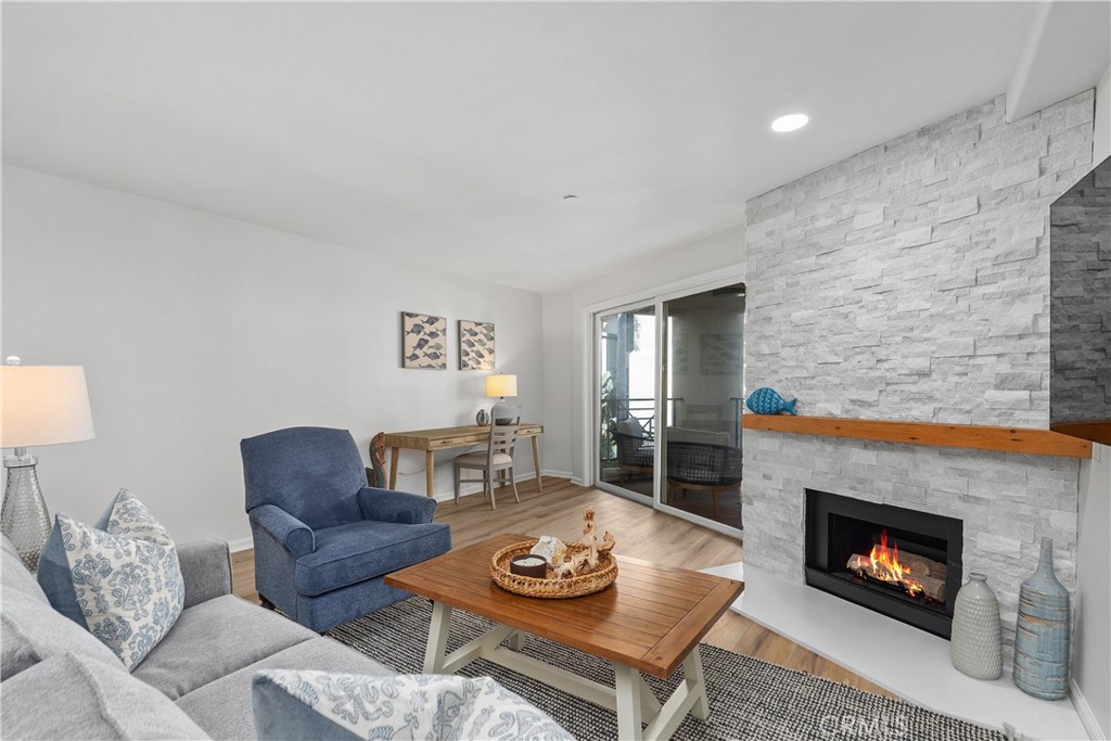 200 Pacific Coast Highway M50 Property Photo 18