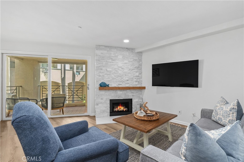 200 Pacific Coast Highway M50 Property Photo 19