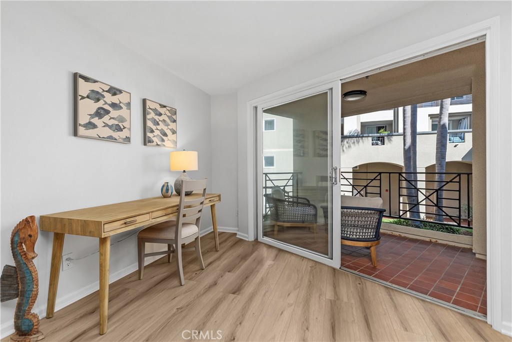 200 Pacific Coast Highway M50 Property Photo 21