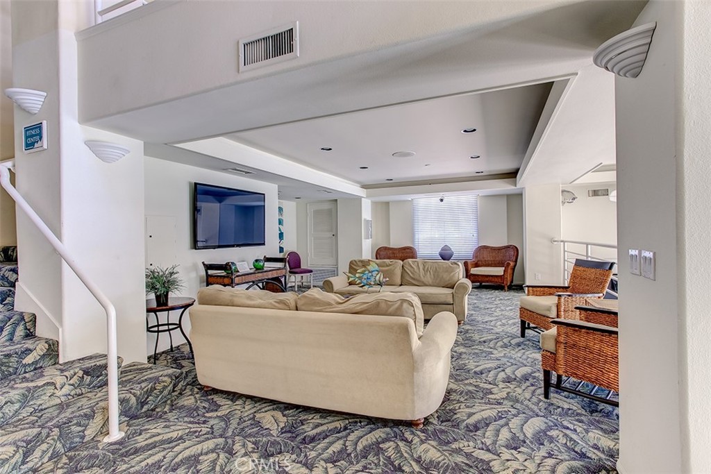 200 Pacific Coast Highway M50 Property Photo 34