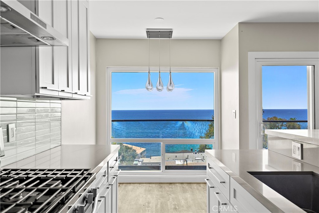 694 N Coast 5 Property Photo 3