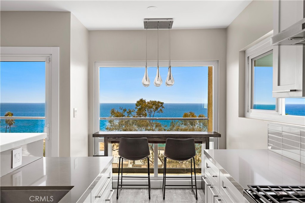 694 N Coast 6 Property Photo 3