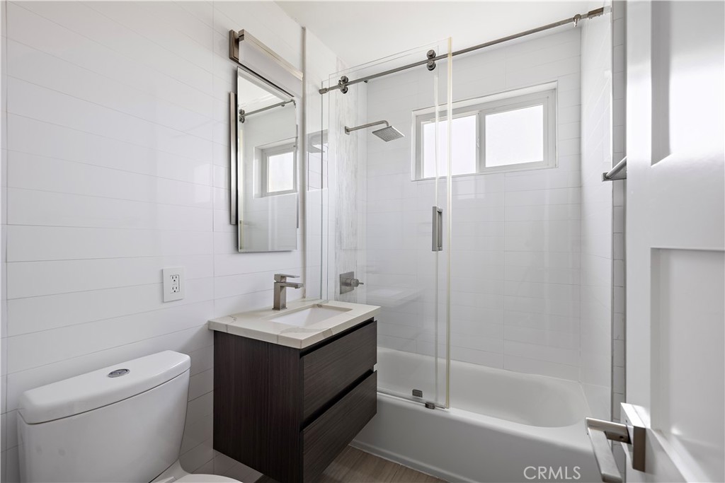 694 N Coast 6 Property Photo 12
