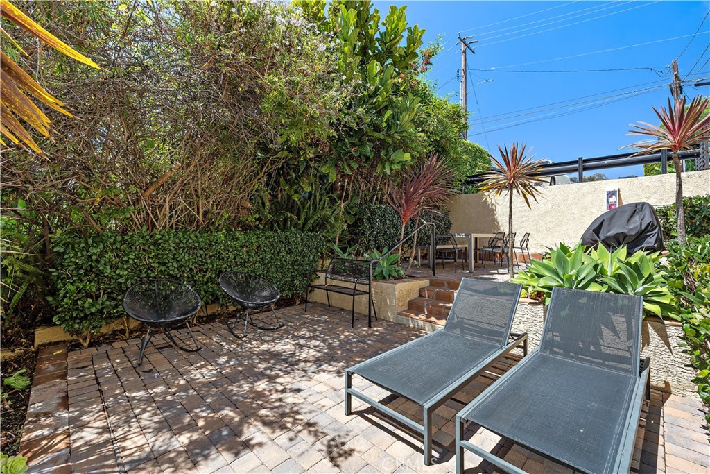 694 N Coast 6 Property Photo 18