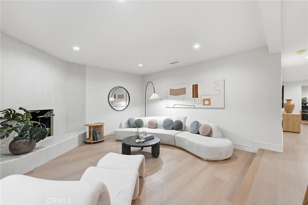 3508 Maple Property Photo 4