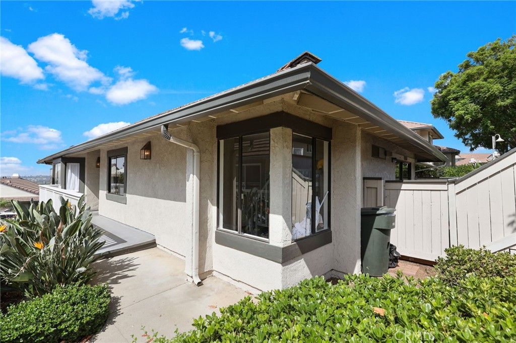 2475 Woodfield Property Photo 8