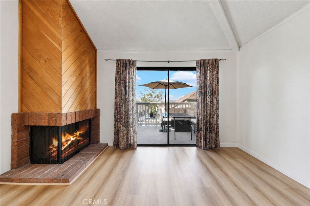 2475 Woodfield Property Photo 15