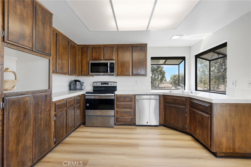 2475 Woodfield Property Photo 17