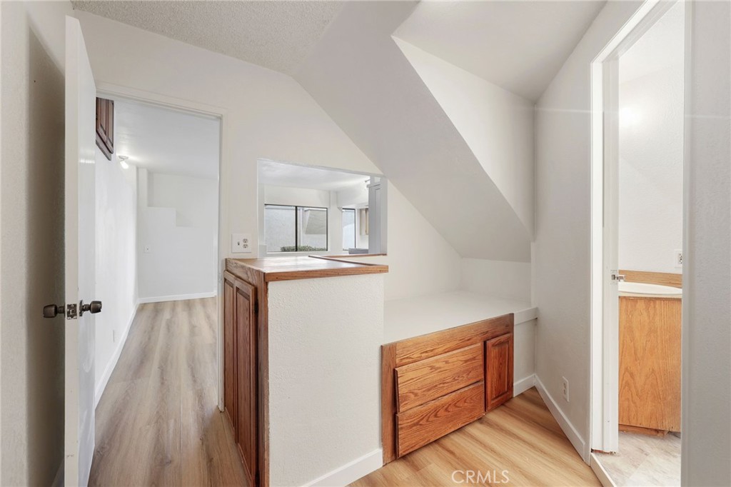 2475 Woodfield Property Photo 29
