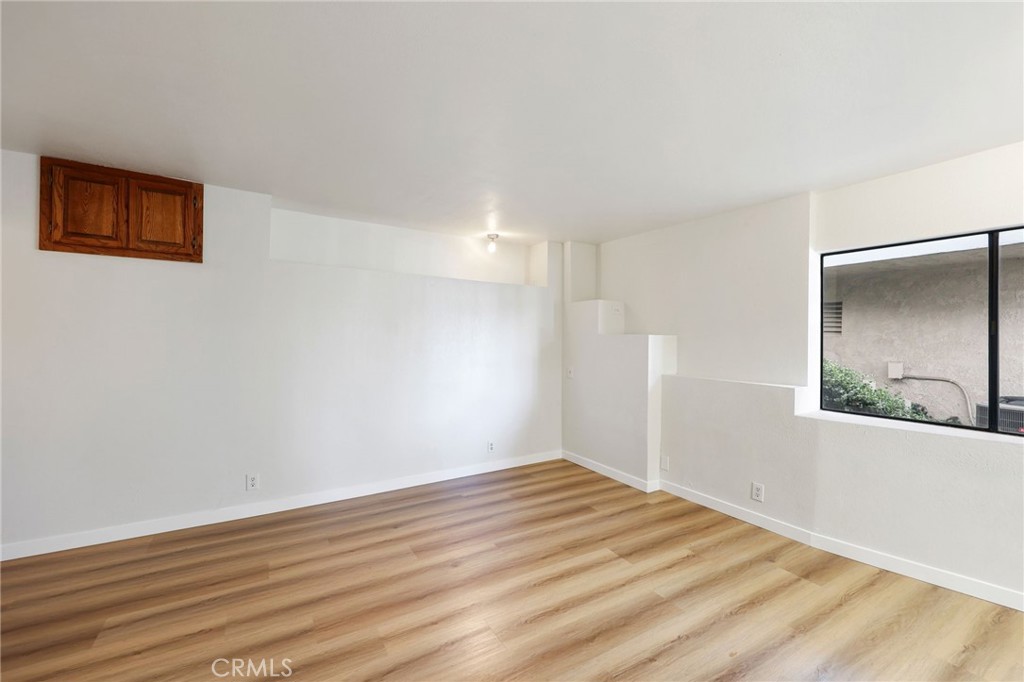 2475 Woodfield Property Photo 31