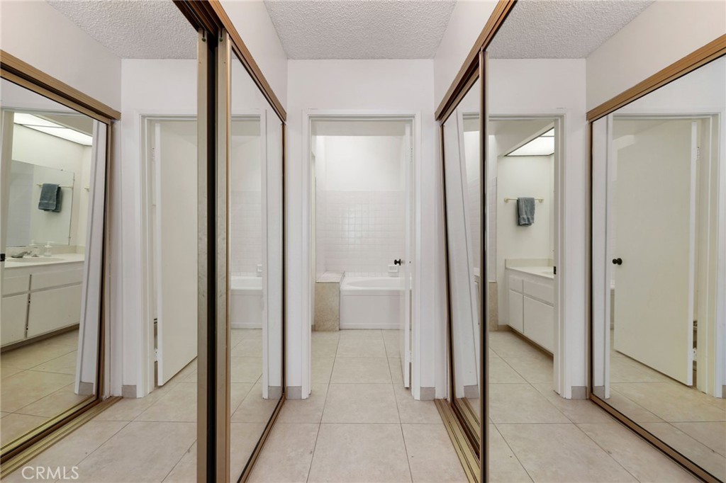 2475 Woodfield Property Photo 40