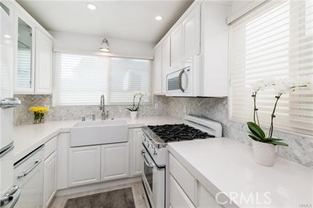 577 Ramona B Property Photo 12