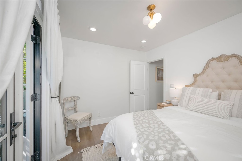 469 Oak Property Photo 10