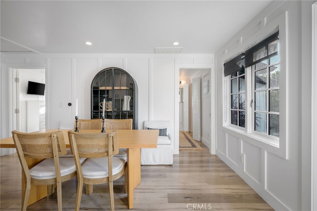 469 Oak Property Photo 25