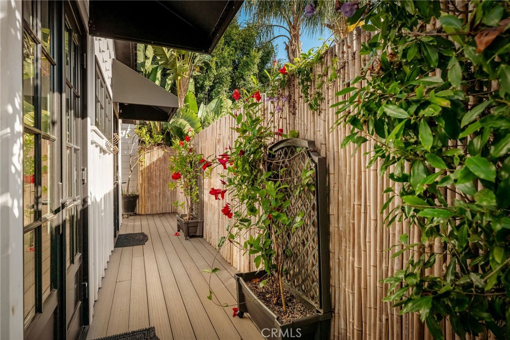 469 Oak Property Photo 36