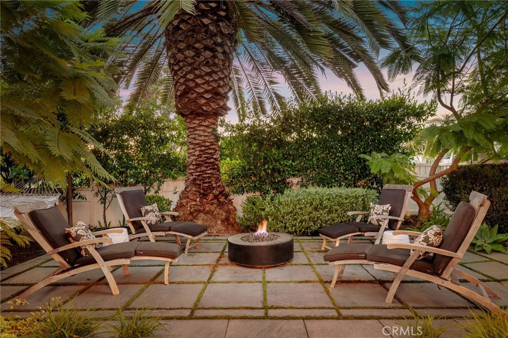 469 Oak Property Photo 44