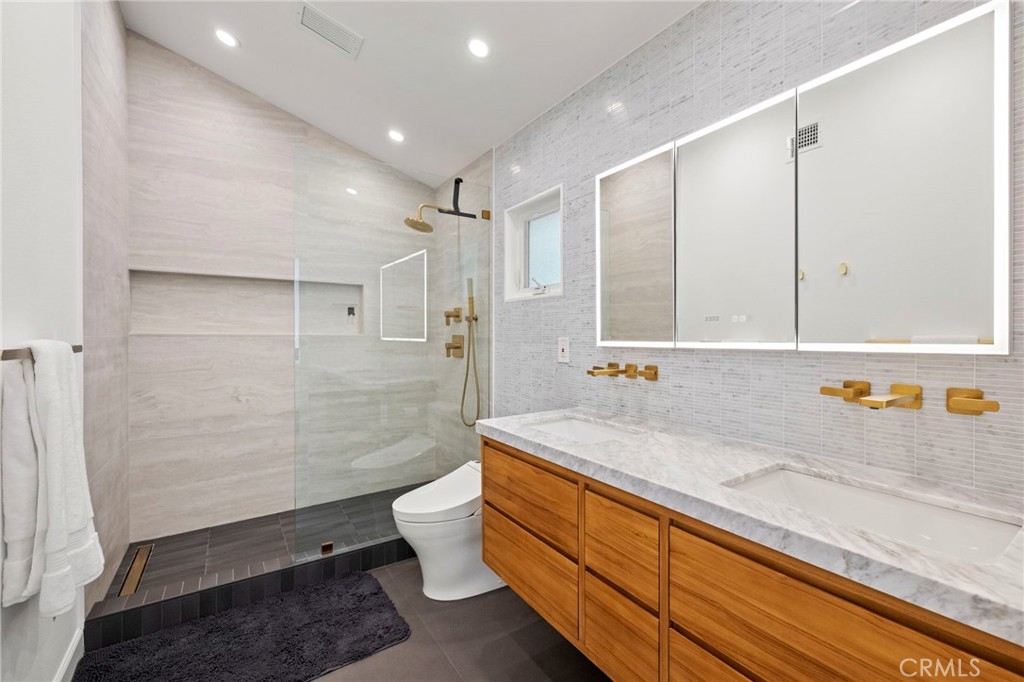 3121 Bern Drive Property Photo 17