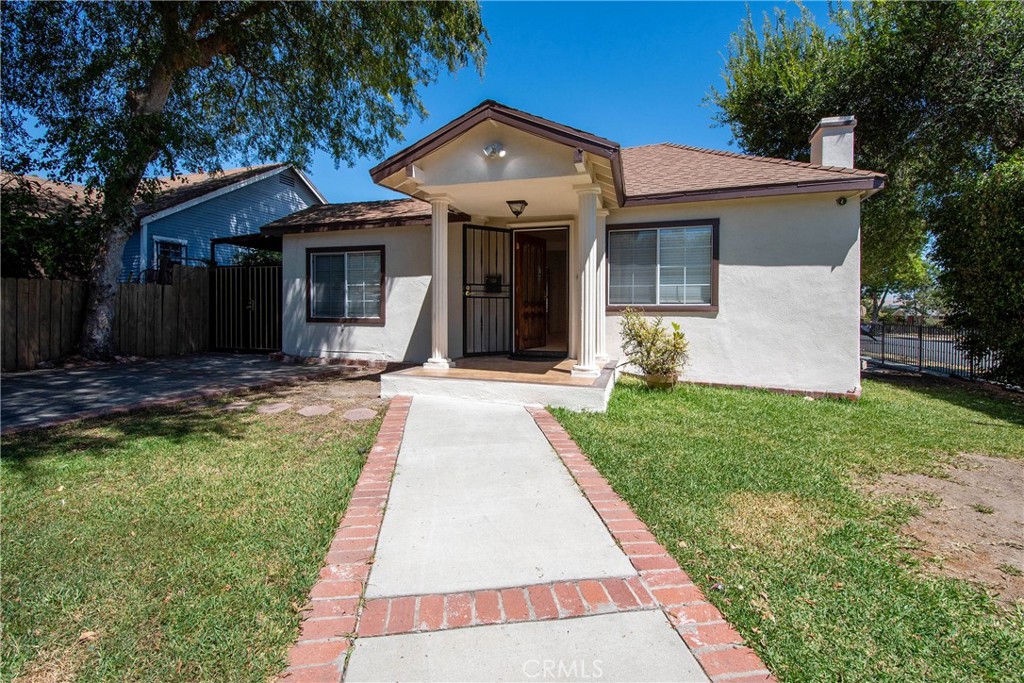 300 N Carmelo Property Photo 2