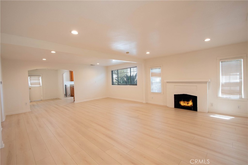 300 N Carmelo Property Photo 6