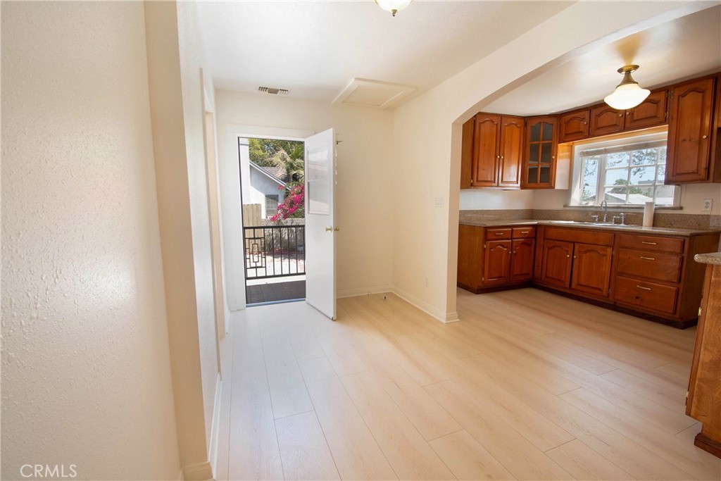 300 N Carmelo Property Photo 9