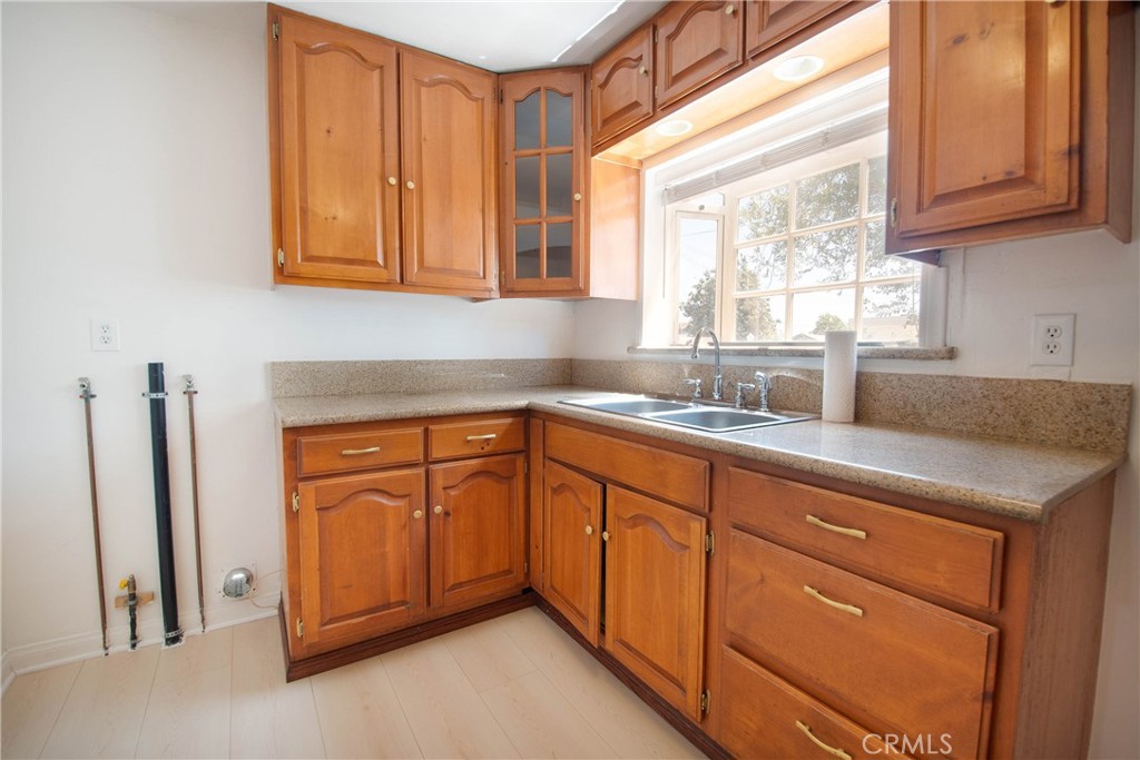 300 N Carmelo Property Photo 11