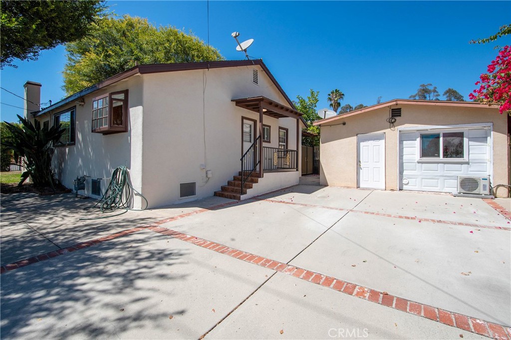 300 N Carmelo Property Photo 18