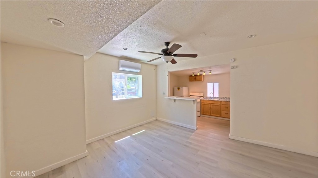 300 N Carmelo Property Photo 23