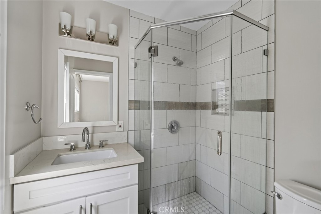 222 Arch 7 Property Photo 30