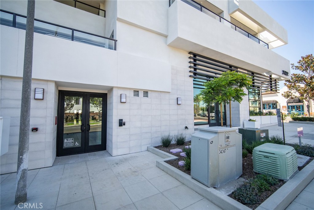 24722 Del Prado Property Photo 3